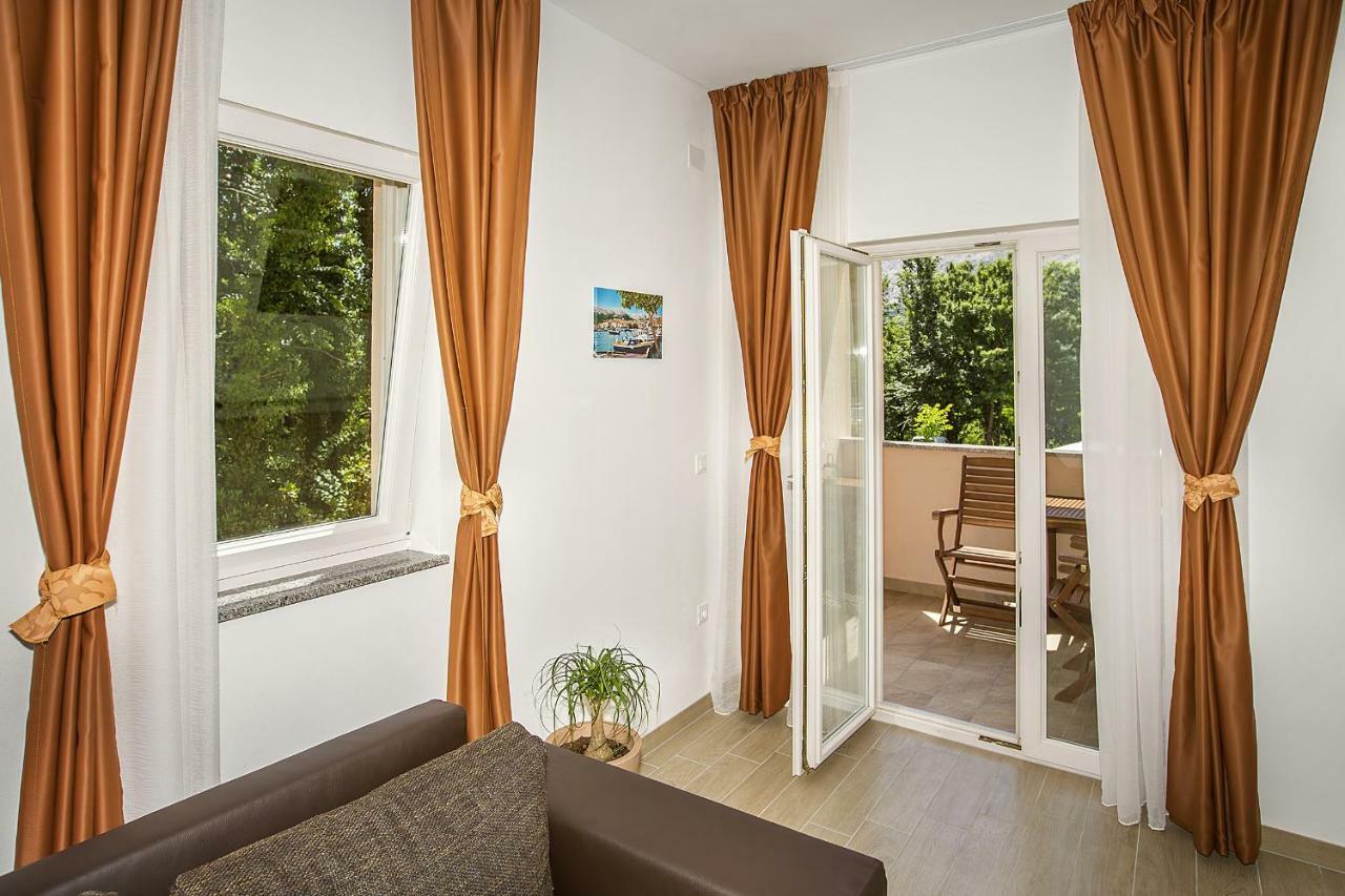 Residence Mediterraneo II Baška Esterno foto