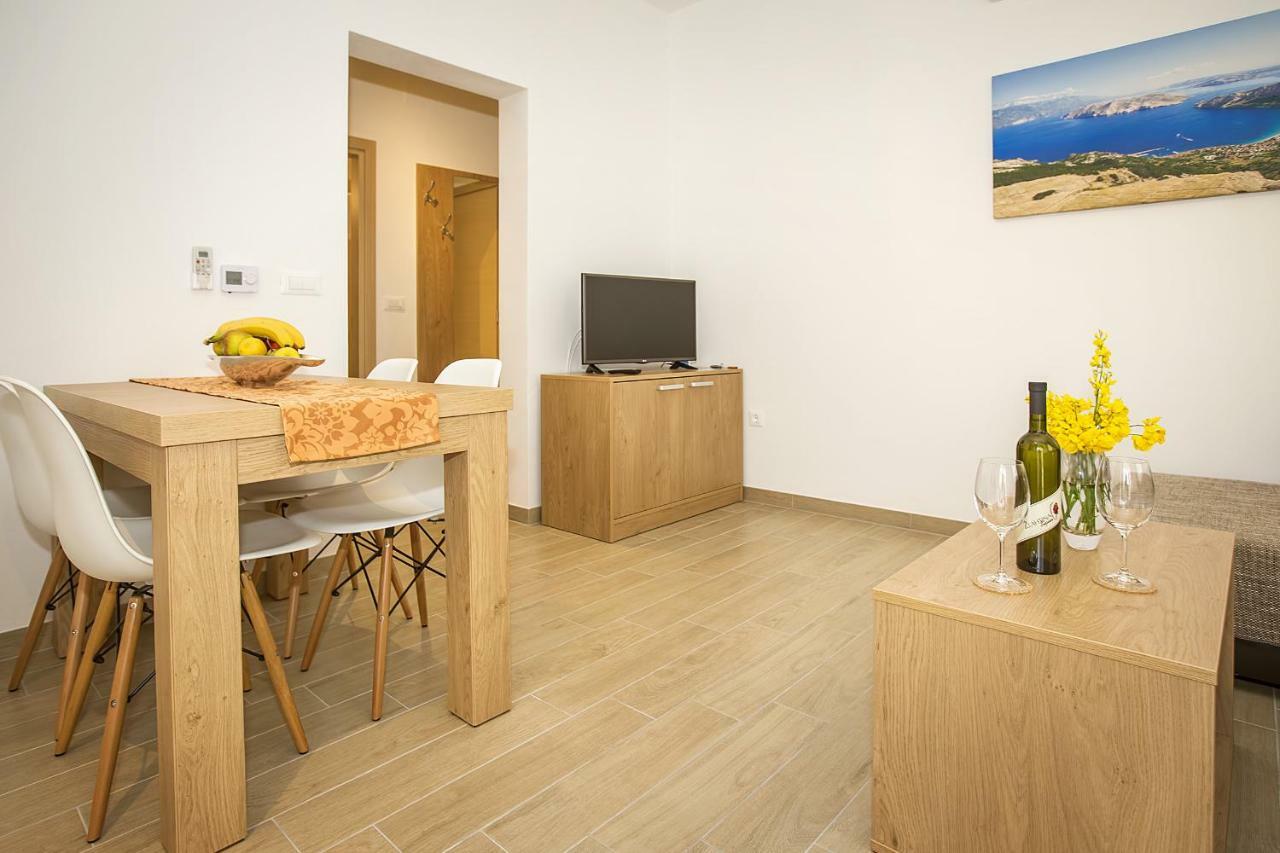 Residence Mediterraneo II Baška Esterno foto